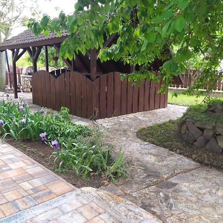 Tavasz Nyaralo Villa Poroszló Екстериор снимка
