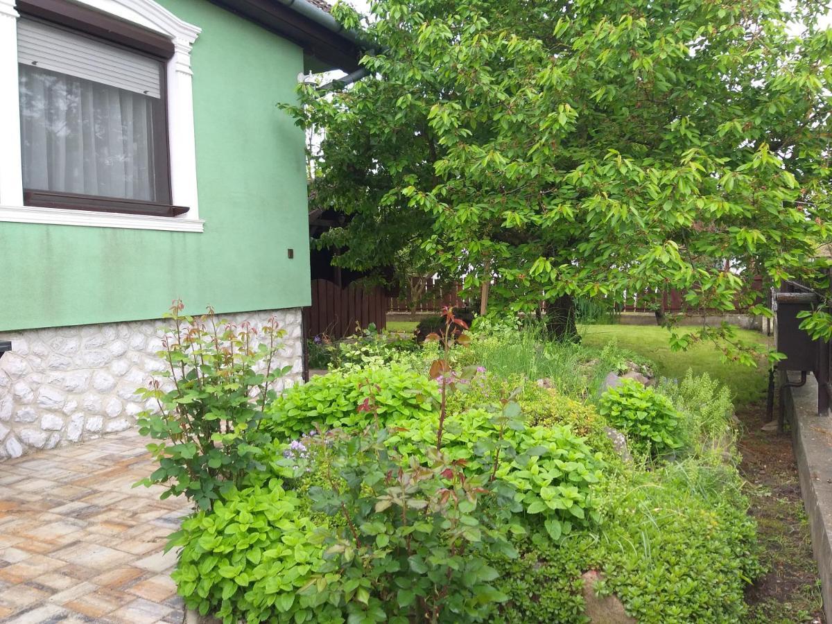 Tavasz Nyaralo Villa Poroszló Екстериор снимка