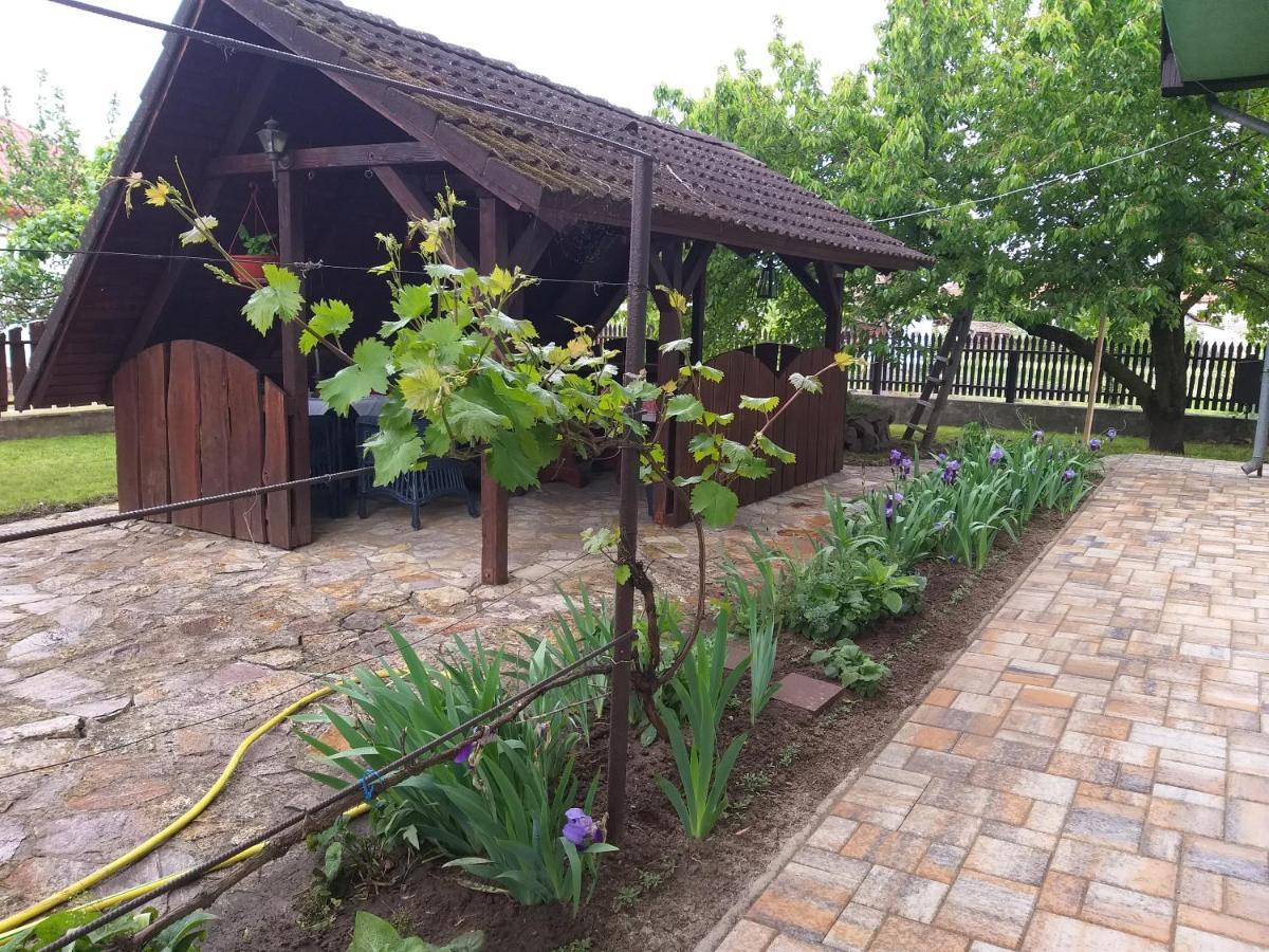 Tavasz Nyaralo Villa Poroszló Екстериор снимка